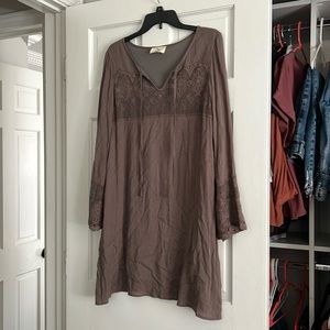 Gray/brownish dress